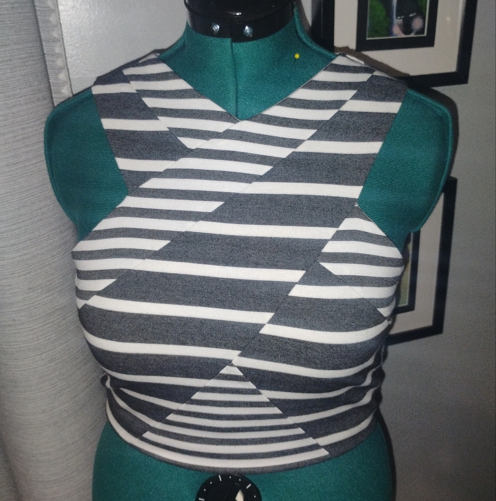 State of Being Geometric Striped Crop Top Sz L